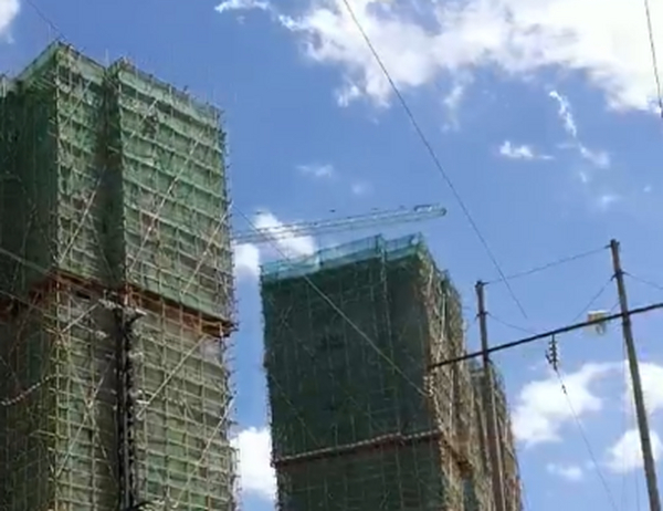 外墙腻子粉实地龙韵春城花园项目